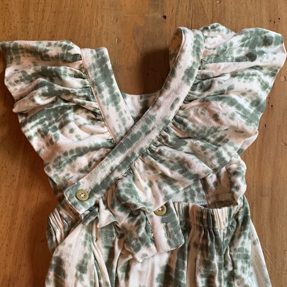 Darling! Crossback, ruffle, bellbottom romper from Kate Quinn organics 18-24 mo - Picture 4 of 5